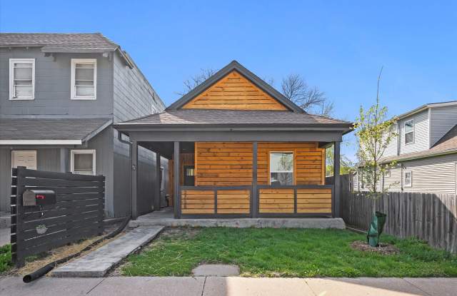 Photo of 2728 Holly St