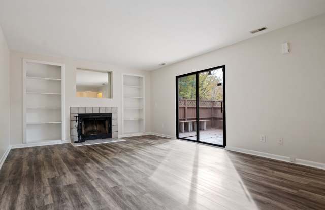 Photo of GREAT LOCATION!!! Large 2bedrm - Mins to UNC!!