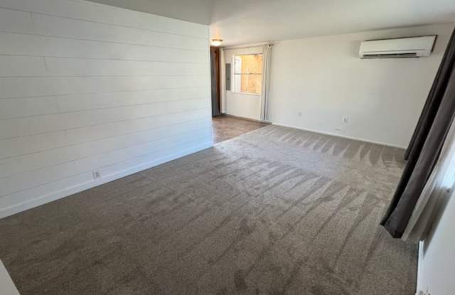 Cute 2 bed/1 bath home with fenced back yard  a/c!