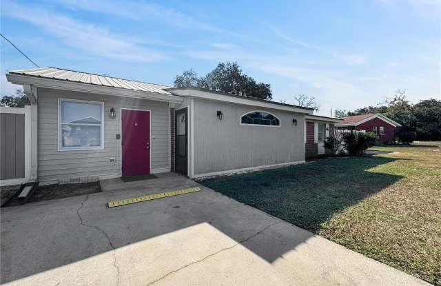 1003 COUNTY ROAD 17A W