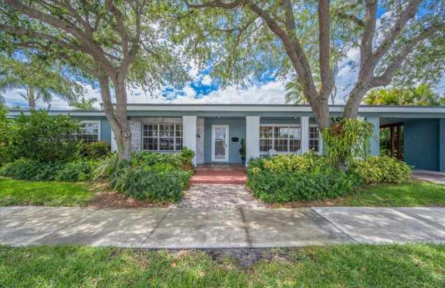 2201 N Lakeside Drive