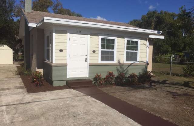 Bungalow - Close to Howard and UT