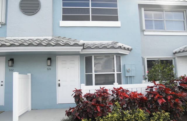 924 East Jeffrey Street - 924 East Jeffery Street, Boca Raton, FL 33487