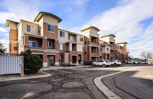 1Bed/1.5Bath Park Hill Condo with an Extra Nonconforming Bedroom/Office