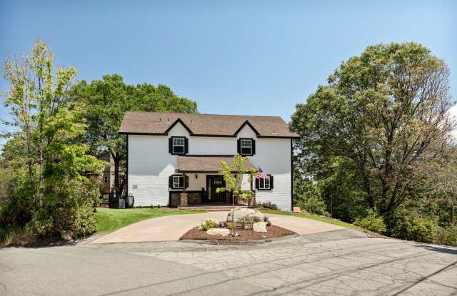 1498 Deer Way