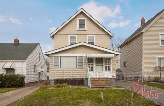 4609 Pearse Ave - 4609 Pearse Avenue, Newburgh Heights, OH 44105