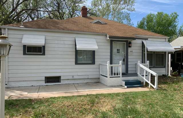 $950 - 2 bedroom 1 bathroom - Beautiful single family home! Accepting Housing Vouchers photos photos