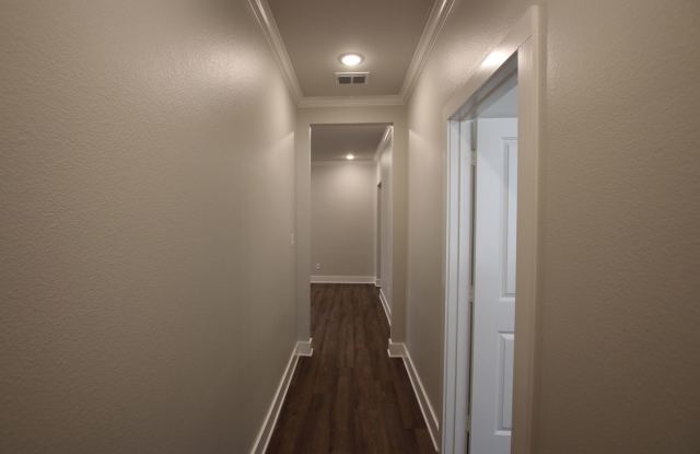 Luxury 3 Bedroom 2 Bath Townhomes in Bullard ISD! Tour Today!