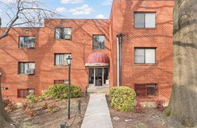Photo of 1581 N COLONIAL TERRACE