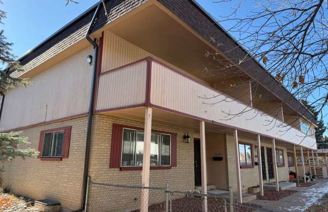 Spacious 2‑bed, 1.5‑bath Townhouse-Delivers Comfort & Convenience