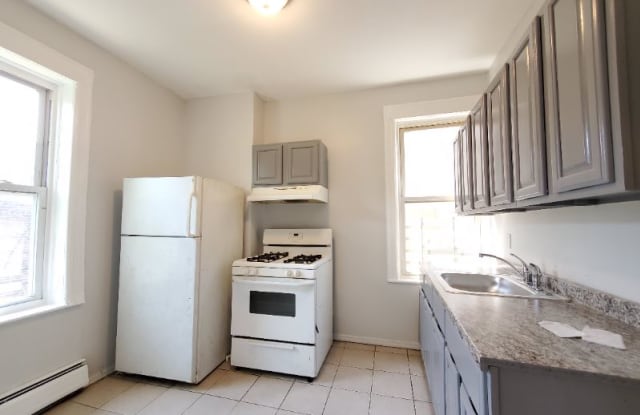 126 Bergen Ave 2 - 126 Bergen Avenue, Jersey City, NJ 07305