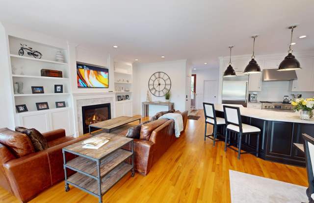 15 Yacht Harbor Court