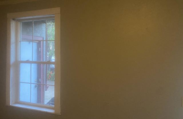 Photo of 305 South Laurel Street