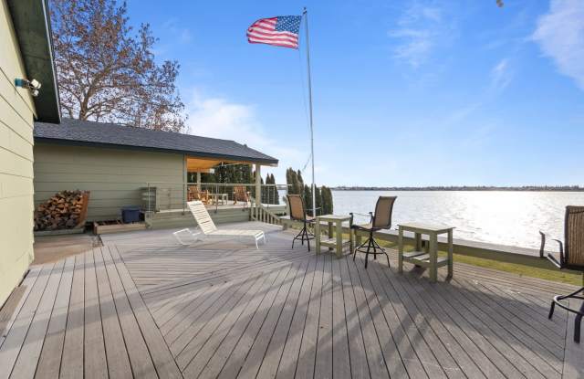 Fully Furnished Lakefront Home! photos photos