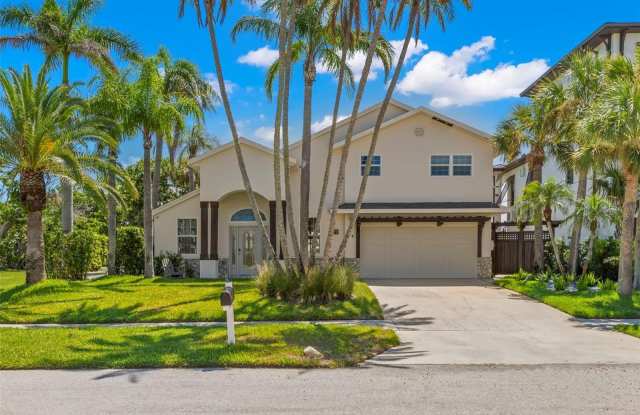 819 BAY ESPLANADE