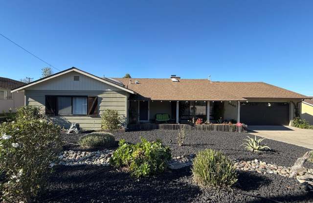 Photo of Stunning Fully Furnished 3 Bed-3 Bath Home with Den - Over 2300 Sq Ft.