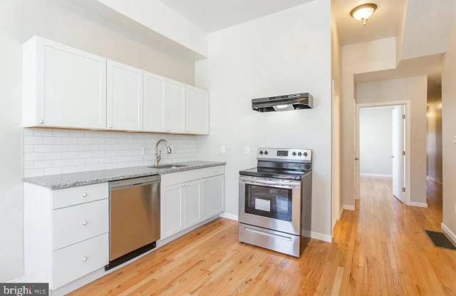 Photo of 1843 N VAN PELT STREET
