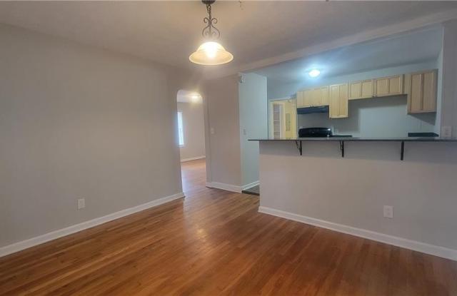 854 Fayetteville Road SE