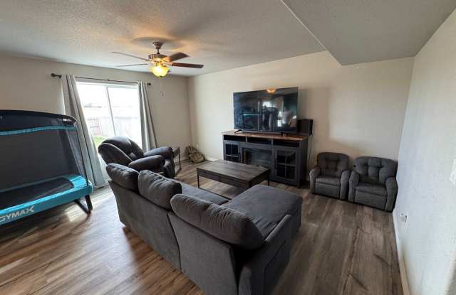 Beautiful 3 Bedroom, 2.5 Bathroom Rental Home