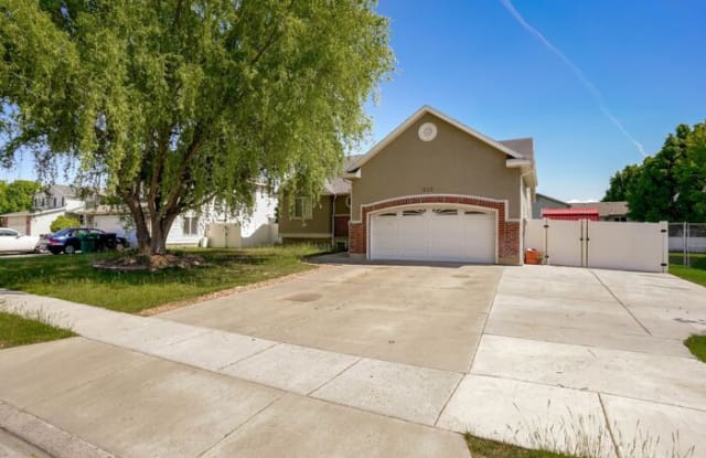 222 2450 South - 222 2450 South, Clearfield, UT 84015