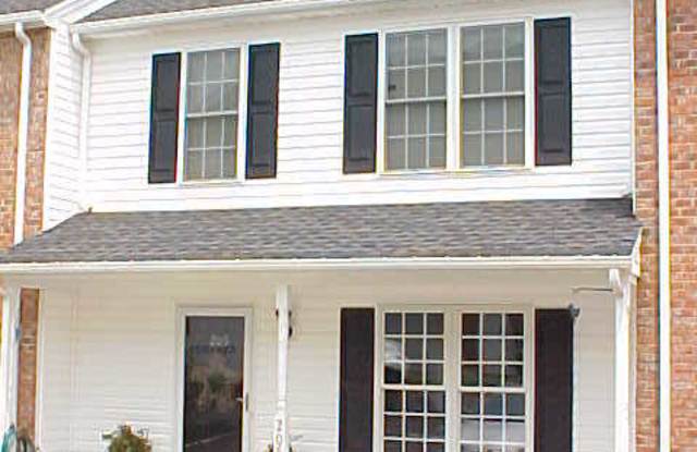 Wellington at Wyndhurst Town Homes