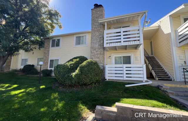 Spacious 2 Bed, 2 Bath Condo – Prime Lowry Location!