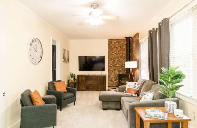 Photo of FULLY FURNISHED - Charming 3BR House in Arden