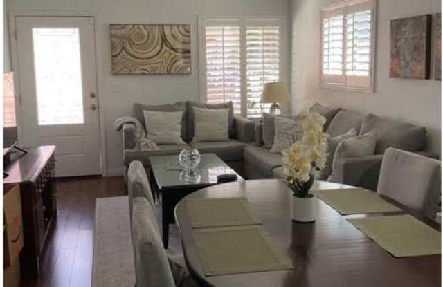 Photo of 2821 S Harcourt Ave