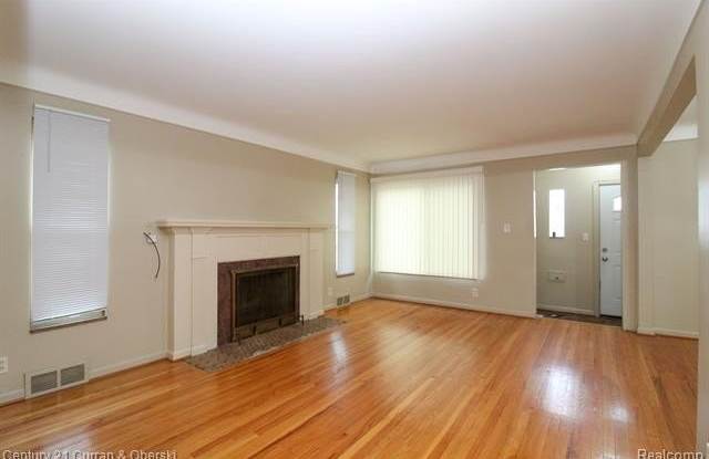 7907 W MORROW Circle