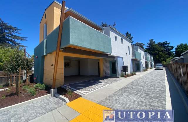 3Bd/2Ba Townhouse Style Home with Office/Den and Garage- Centrally Located, Easy Commute