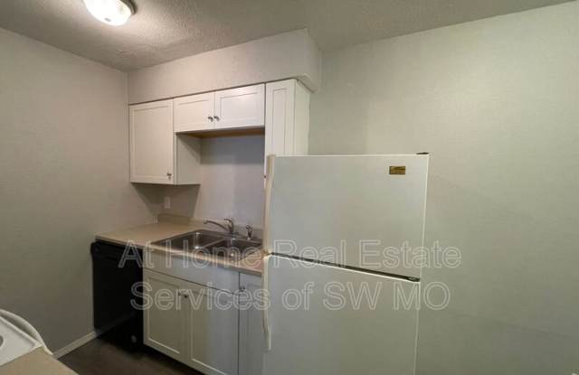 Photo of 900 S Crutcher