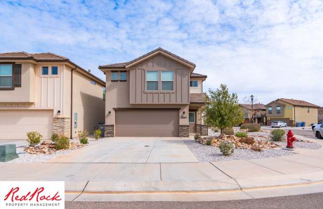 Adorable Stand Alone 4 Bedroom Corner Unit with Fully Fenced Backyard. Small Dogs Welcome.
