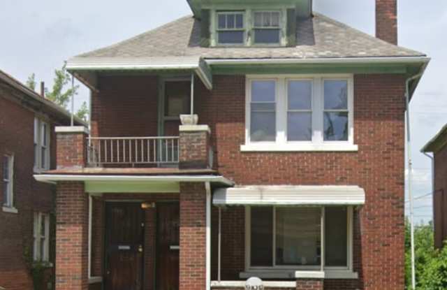 2912 Tuxedo St