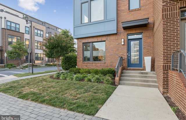 8091 RED HOOK Street