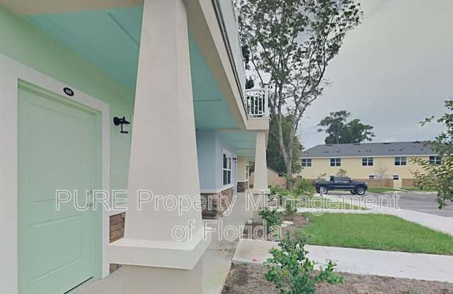 Photo of 318 NE 7 Terrace