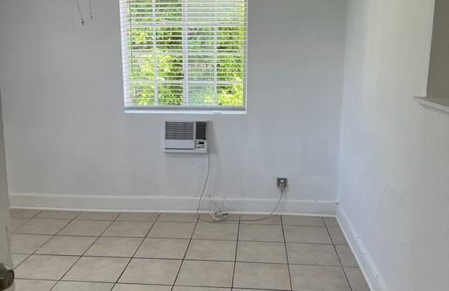 1563 SW 2nd St - 11