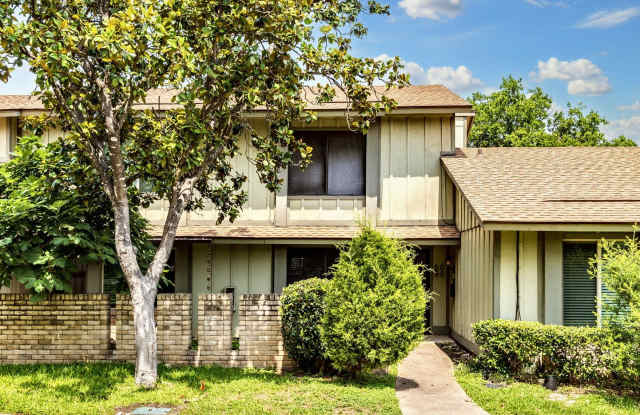 Contemporary 3/BR 1.5/BA Home with Updated Kitchen  Enclosed Patio