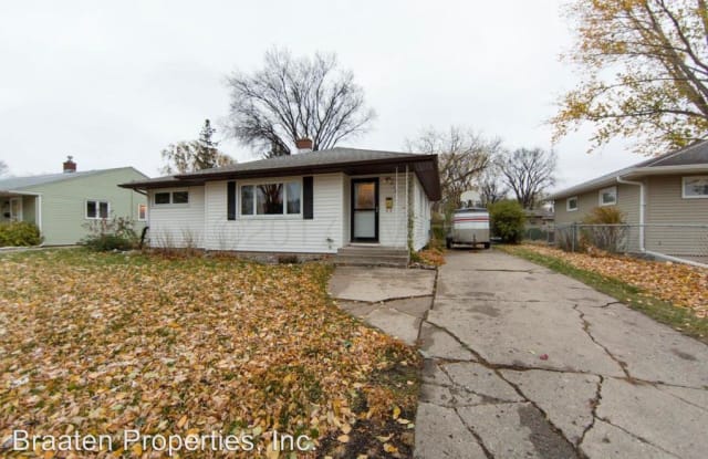 218 22nd Ave North - 218 22nd Avenue North, Fargo, ND 58102