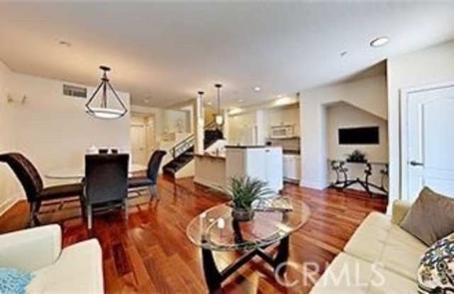 5506 W 149th Place