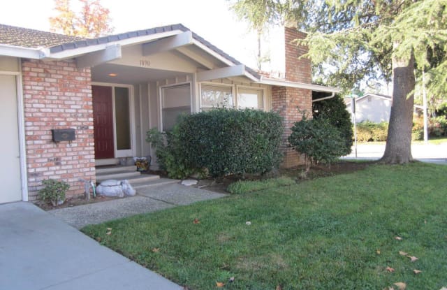 1090 THIRD STREET - 1090 3rd Street, Gilroy, CA 95020