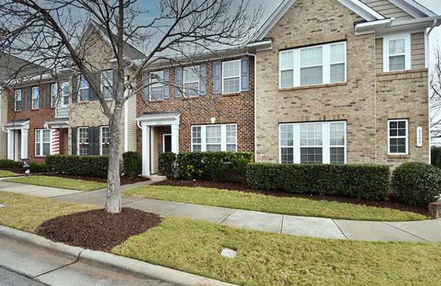 Photo of 8204 Viewpoint Lane Professionally Managed by Select Real Estate