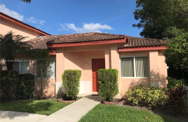 825 NW 208th Cir - 825 208th Circle, Pembroke Pines, FL 33029