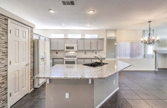 10231 QUEENSBURY Avenue