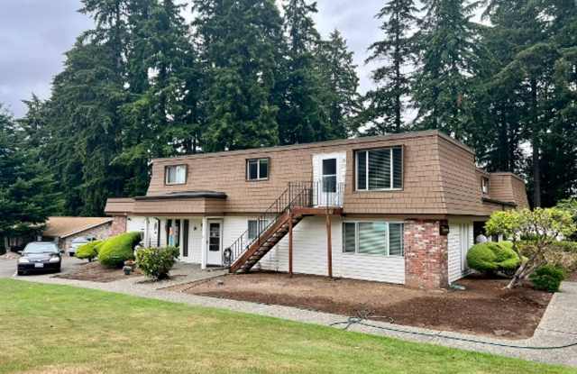 REDUCED RENT- W/S/G Included Please call Steve at 360-790-1526