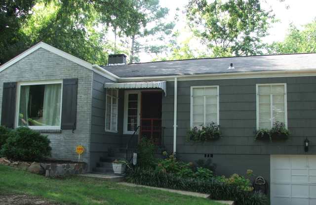 Cute 3 bedroom, 1 bath house in Homewood!