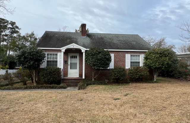 Charming 3 bedroom home in the Downtown area