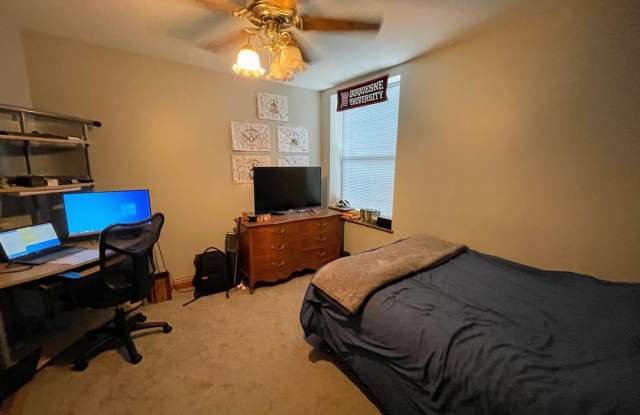 Huge 3 bed 2.5 bath - Southside flats, laundry, central air, private yard, off street parking