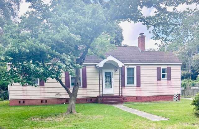 Charming 2 Bedroom Home in Hanahan's Highland Park neighborhood!