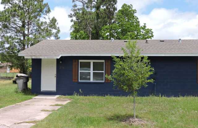 Photo of Convenient to bases!