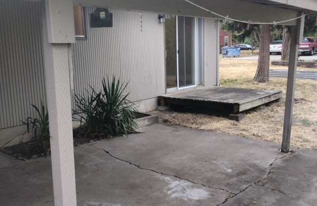 Adorable 2 Bedroom Home!